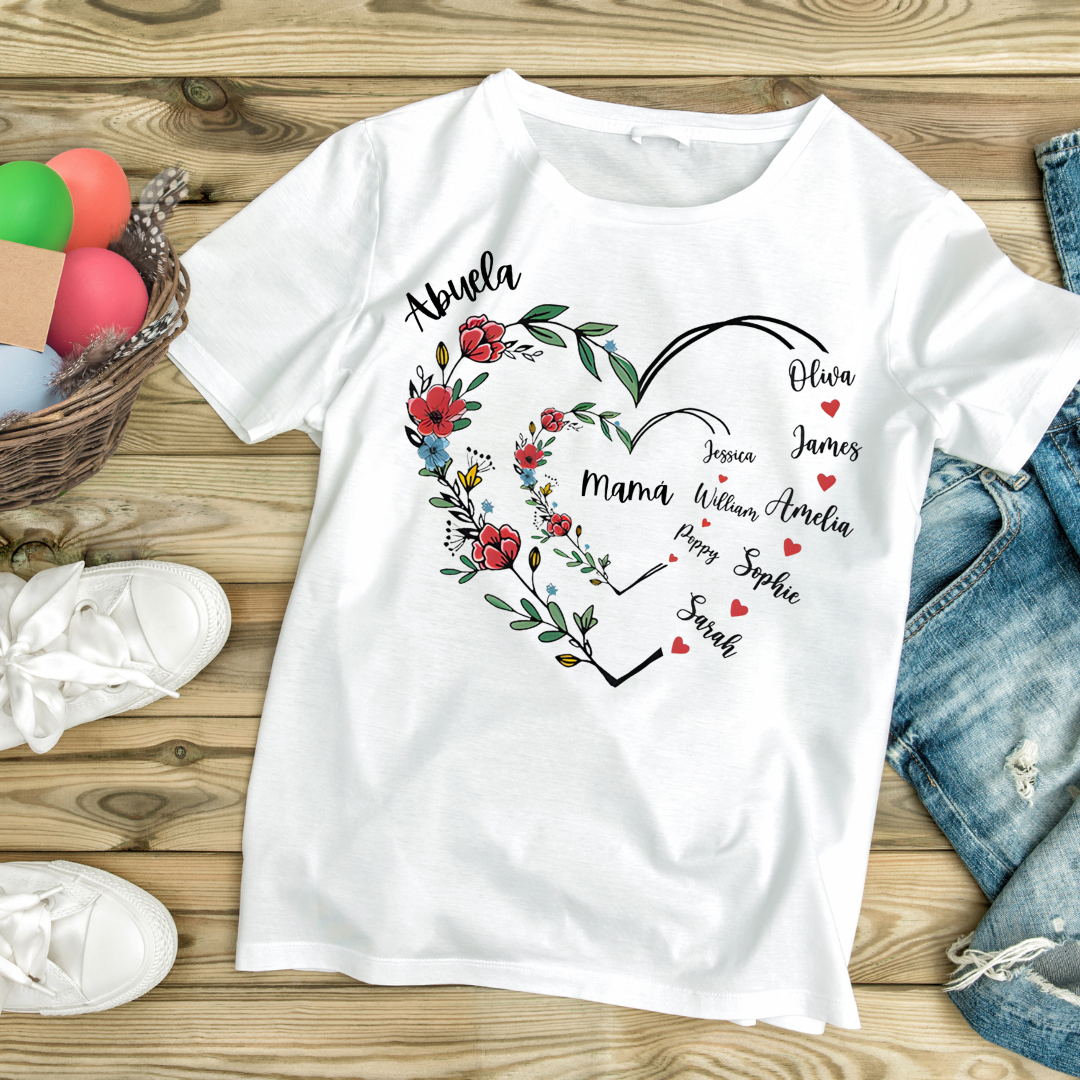 Polera personalizada corazón de flores con nombres de mamá/abuela y nietos